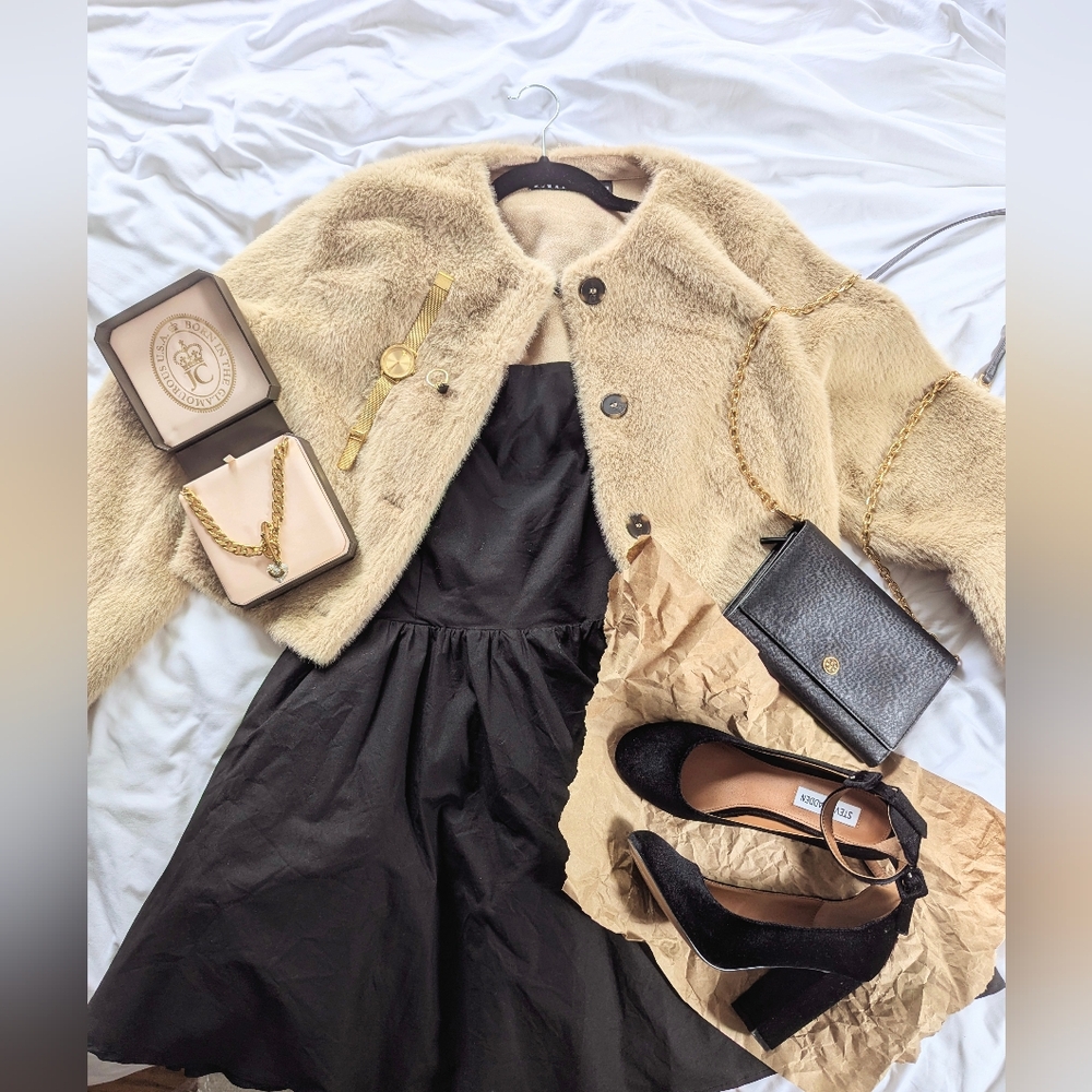 Velvet Pumps
